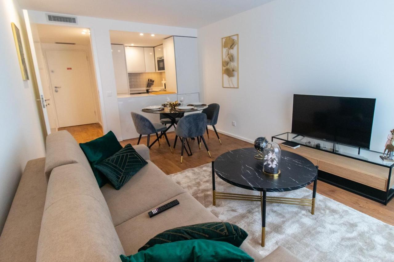 Stunning Apartment W/ Free Parking By Lovelystay 波尔图 外观 照片